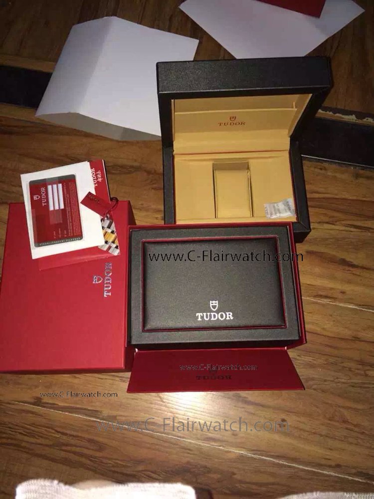 Low Price Replica Tudor Yellow Inner Watch Box Set Low Price Replica Tudor Yellow Inner Watch Box Set